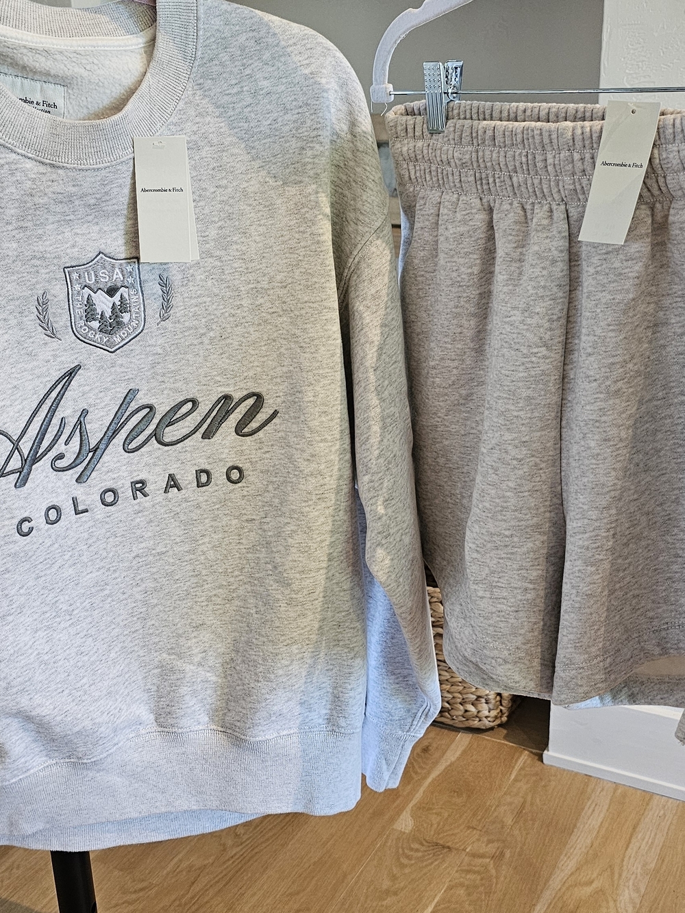 NWT Abercrombie &Fitch Aspen Colorado Light Heather Gray Sweatshirt & Shorts Set
